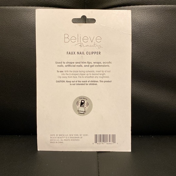 Faux Nail Clipper - Picture 2 of 2